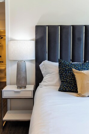 3 عدّة غرف نوم ومكتب ومكواة/لوح كي وخدمة الإنترنت