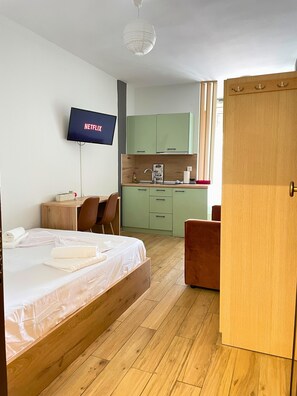 1 chambre, fer et planche à repasser, Wi-Fi, draps fournis