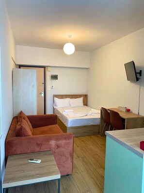 1 chambre, fer et planche à repasser, Wi-Fi, draps fournis