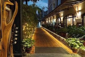 Property grounds - Nepali Ghar Hotels & Resort (Kathmandu)