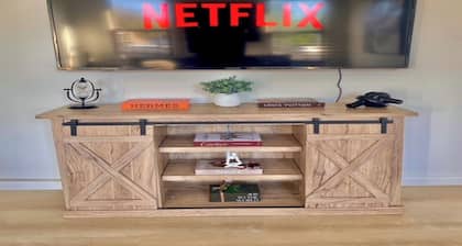 The Luxe Borough fits 10 people! 20 mins from American Dream!