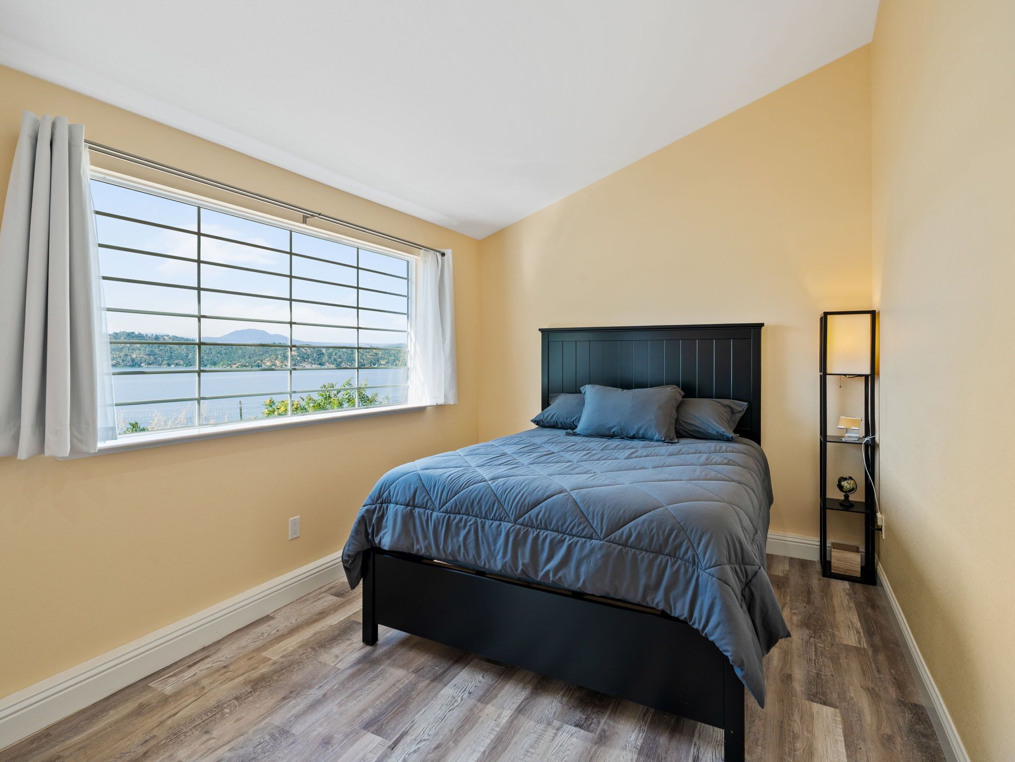 1 多间卧室、WiFi、床单