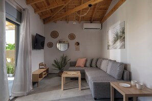 TV - Amira House - Sithonia | Your House Away From House (Sikia, Sithonia, Chalkidiki)