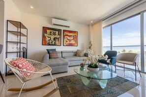 TV - Oceanfront, serenity and security with wifi and private beach (Cartagena)