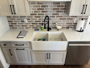 Interior - Spacious and Relaxing Family & Pet Friendly Home Near Nashville (Burns)