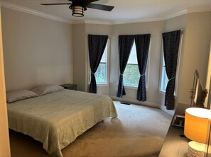 3 bedrooms, travel cot, free WiFi, bed sheets