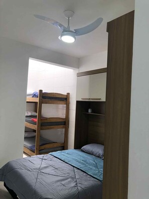 2 bedrooms, Internet, bed sheets - Cozy kitchenette in Praia Grande, São Francisco do Sul, SC, space for up to 5 people. (São Francisco do Sul)