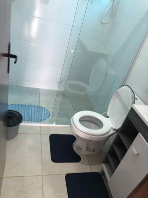 Towels - Cozy kitchenette in Praia Grande, São Francisco do Sul, SC, space for up to 5 people. (São Francisco do Sul)