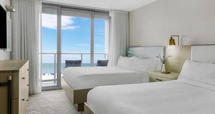 3-Bedroom Resort in Pleasant Marco Island with AC, Fitness Room