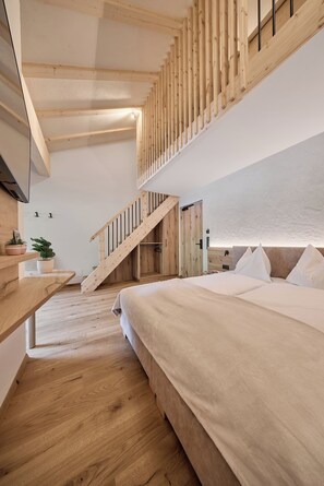 Familien-Vierbettzimmer | Zimmersafe, Schreibtisch, schallisolierte Zimmer, kostenloses WLAN