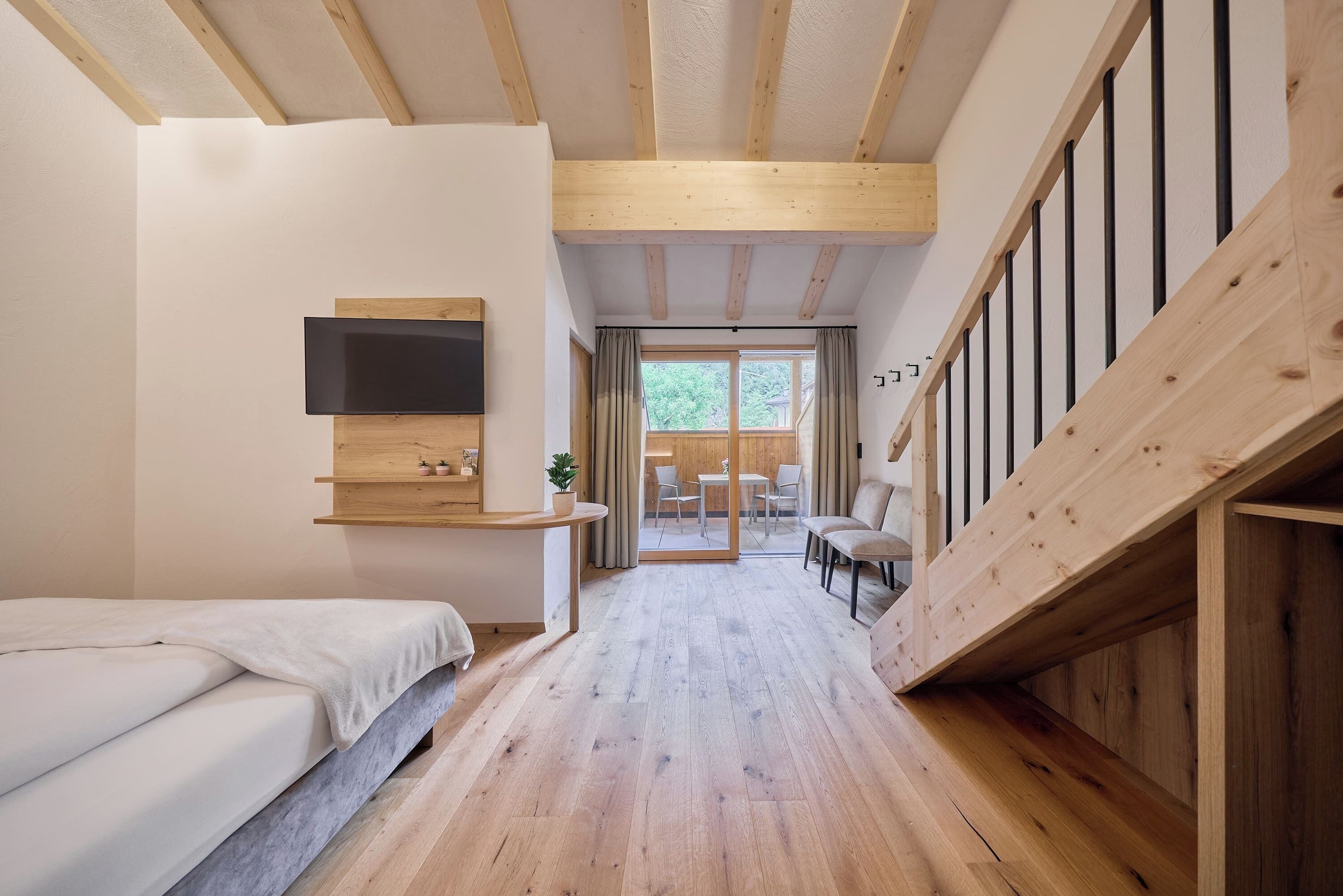 ファミリー 4 人部屋 | セーフティボックス (室内)、デスク、防音設備、WiFi (無料)