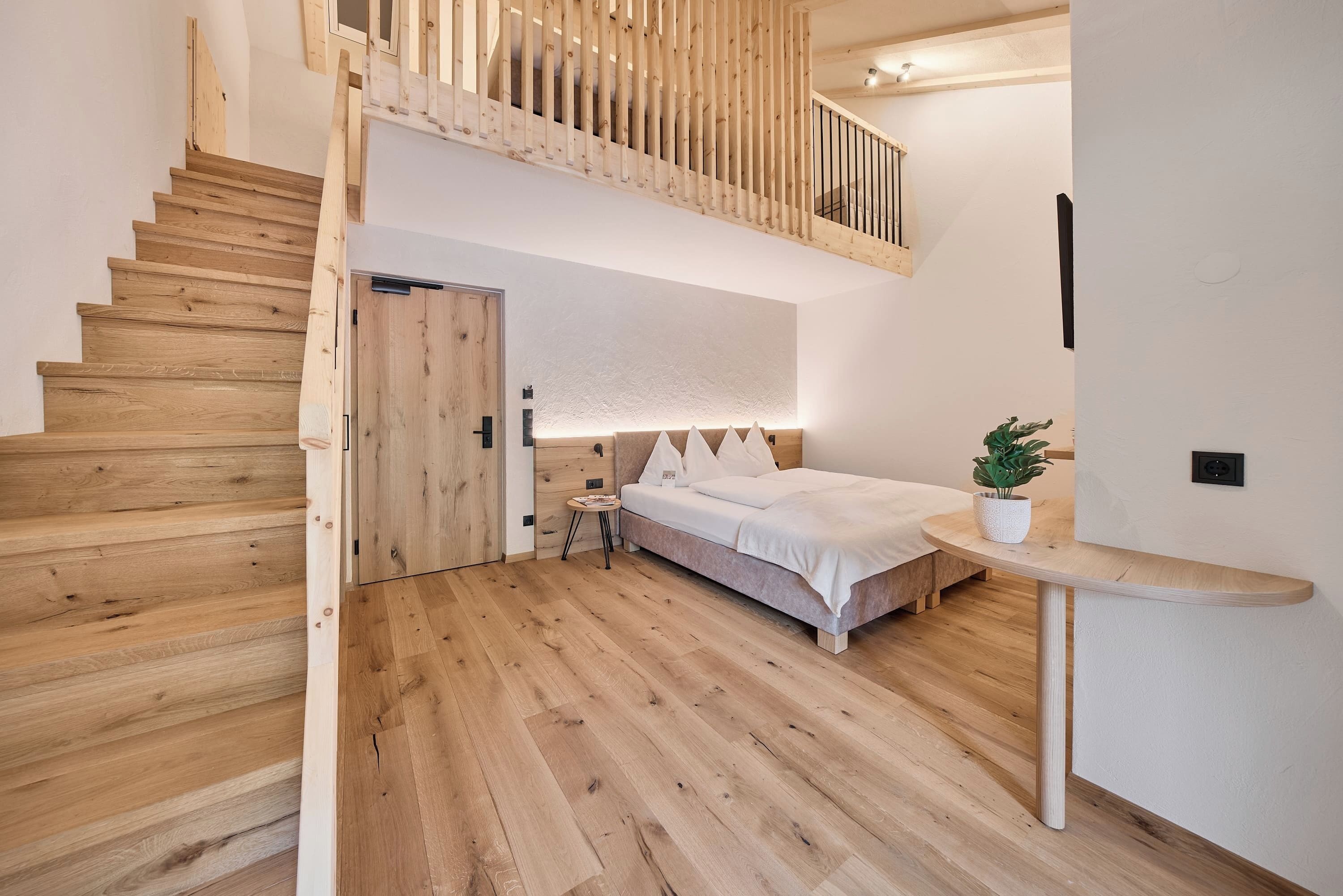 Family Quadruple Room | In-room safe, desk, soundproofing, free WiFi