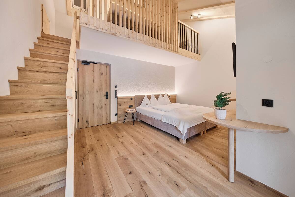 Family Quadruple Room | In-room safe, desk, soundproofing, free WiFi