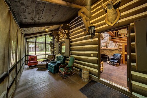 NEW LISTING Forks River Lodge - Boardman River - Pet Friendly