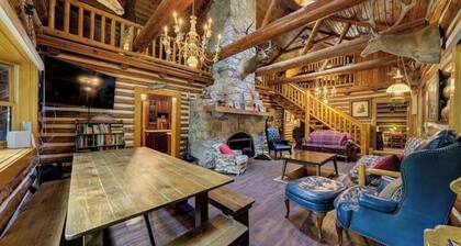 Secluded 10-Acre Riverfront Lodge. Pet-Friendly!