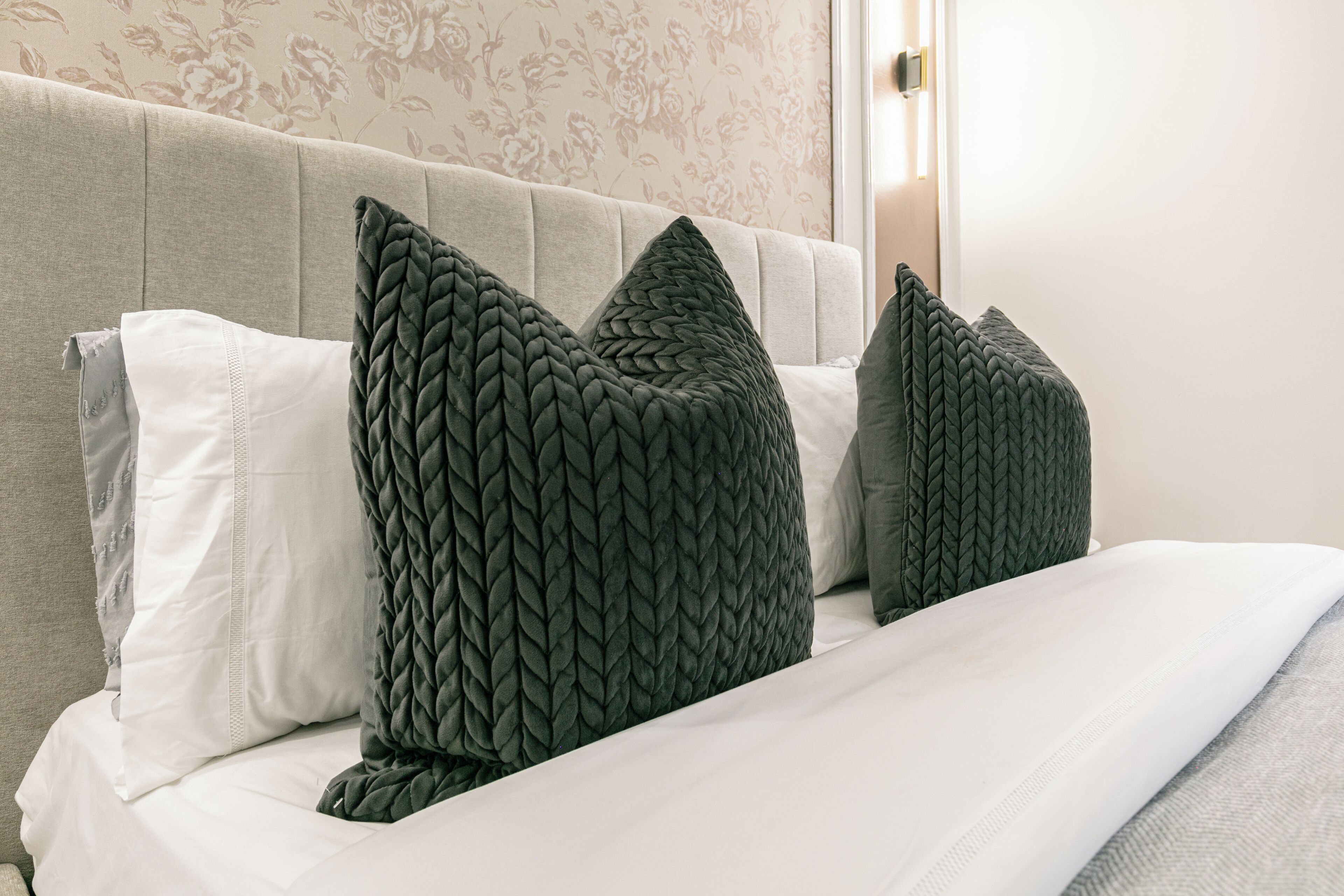 1 slaapkamer, een strijkplank/strijkijzer, gratis wifi, beddengoed