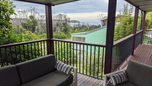 Property grounds - Manyana Beach Getaway:
Spacious house with large deck 2 mins walk to the beach. (Manyana)