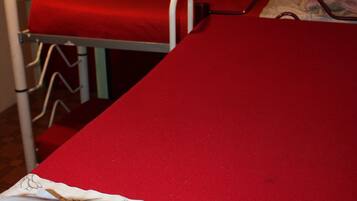 Gemeinsamer Basic-Schlafsaal | Zimmersafe, kostenloses WLAN