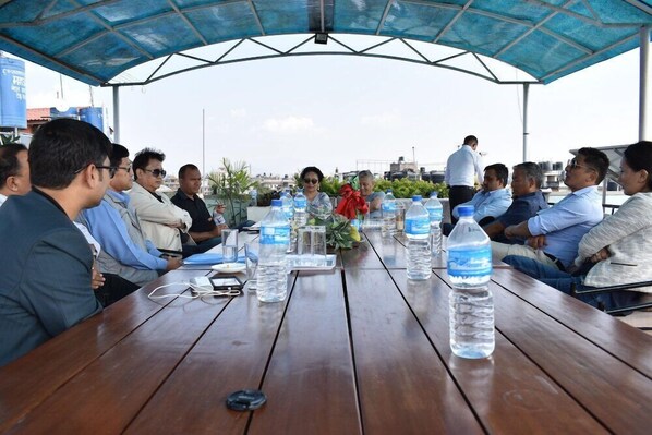 تناول الطعام بالخارج