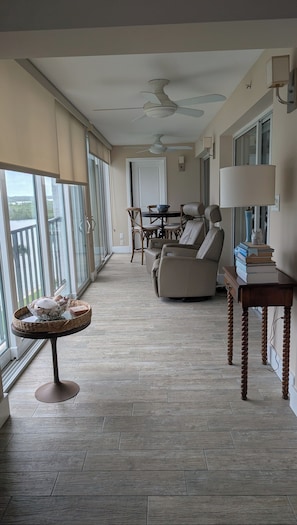 Smart TV, computer monitors, printers -  Experience breathtaking views while kayaking from the bay to the Gulf Beach. (Sarasota)