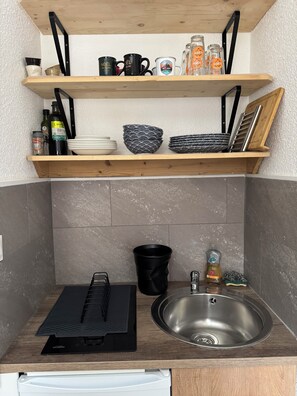 Fridge, microwave, stovetop, coffee/tea maker - Superb Cosy and Warm Studio Near Belle étoile chairlift (Les Deux Alpes)