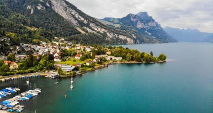 ReMo l Old town idyll on Lake Walen #2 | balcony I near station + highway I parking lot