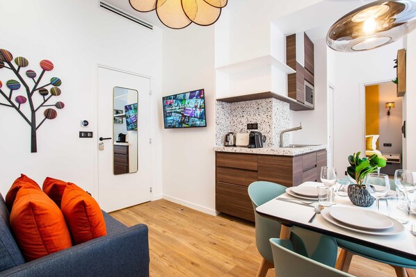 Apartment | Living room - Authentic Apartment in Paris (Paris)