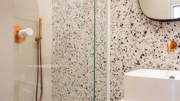 Apartment | Bathroom