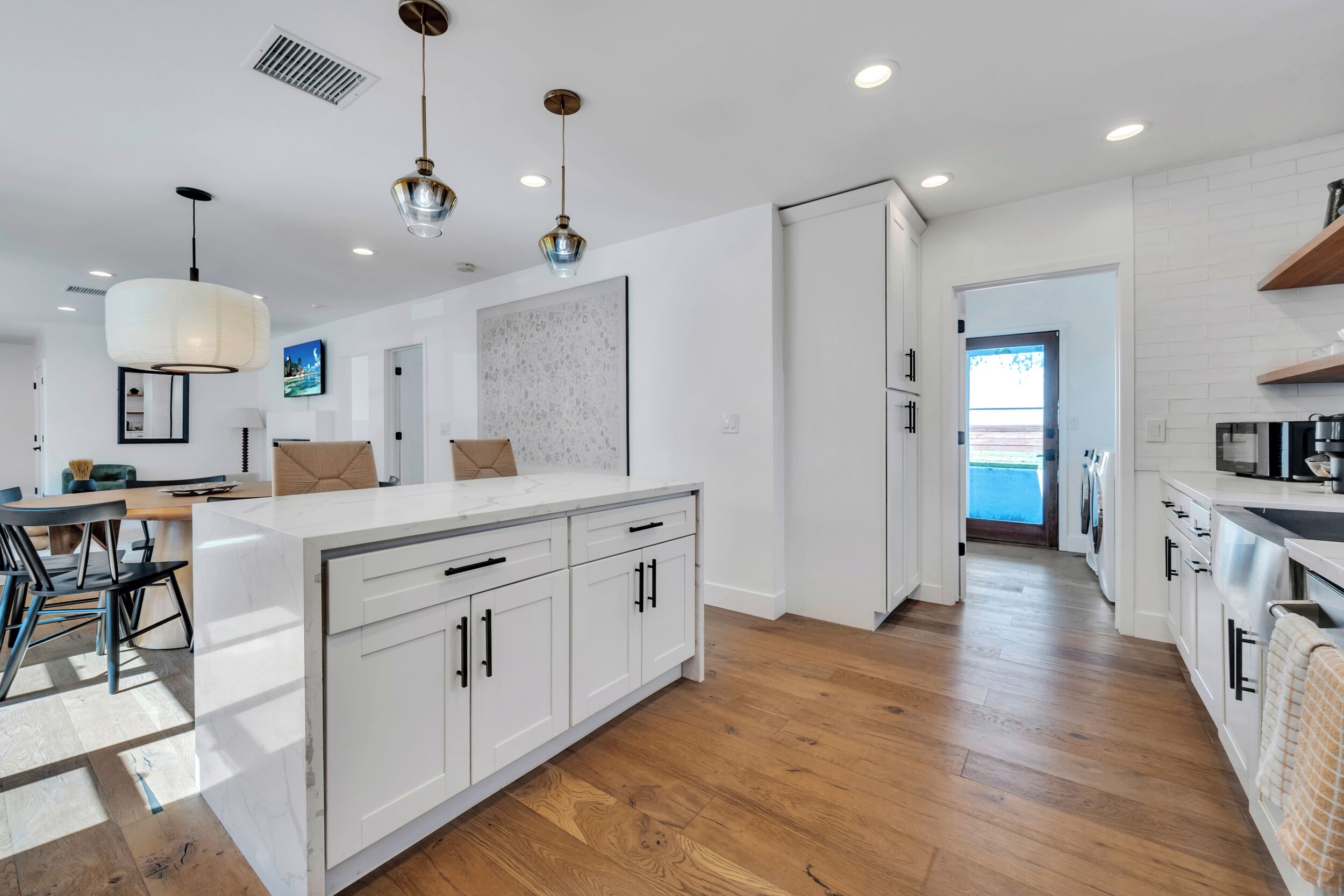 Mikroaaltouuni, uuni, liesi, astianpesukone