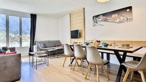 Dining - 3-room Apartment for 8 People in Tignes, Close to the Slopes and Shops in the Lac District. Located on the 4th Floor (Tignes)