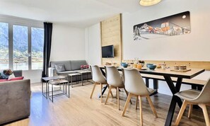 Dining - 3-room Apartment for 8 People in Tignes, Close to the Slopes and Shops in the Lac District. Located on the 4th Floor (Tignes)