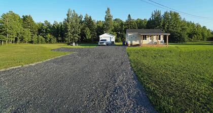 Tiny Home w/modern décor. Great retreat for relaxing and exploring the Peninsula