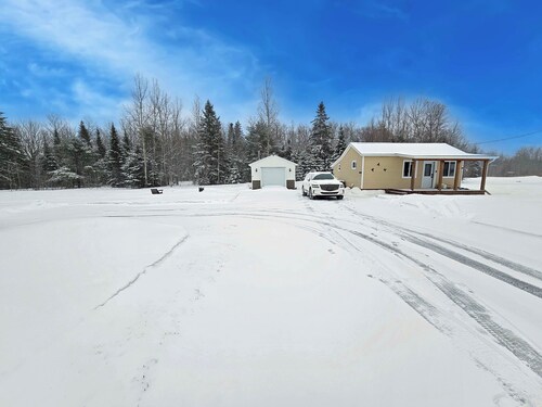 Tiny Home w/modern décor. Great retreat for relaxing and exploring the Peninsula