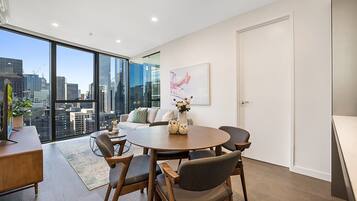 Apartment | Dining