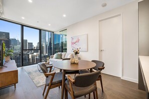 Apartment | Dining - Modern City Apartment With Stunning Views (Melbourne)