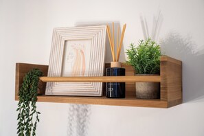 Interior detail - Stylish cosy retreat with private parking (Penryn)