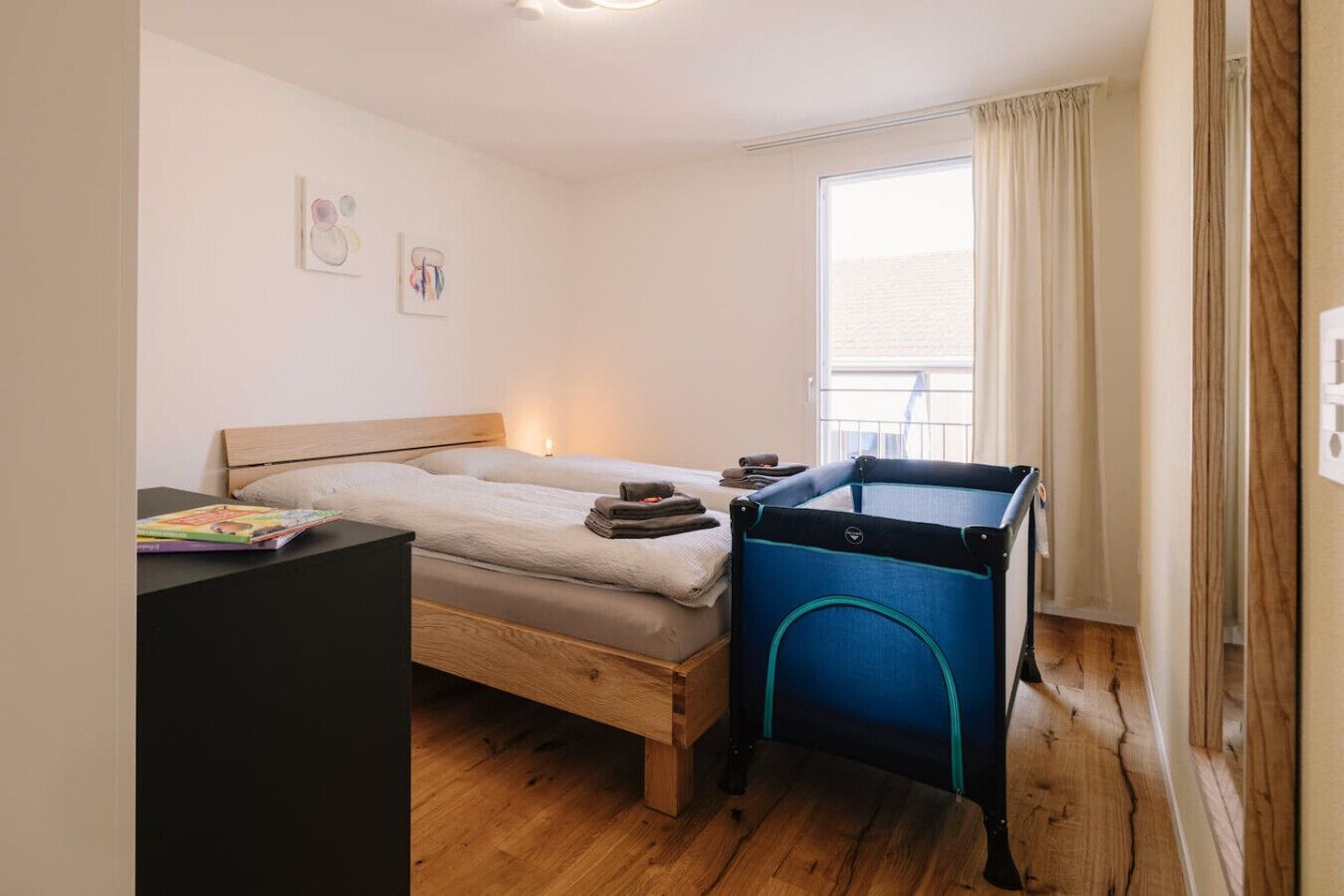 2 chambres, fer et planche à repasser, lit parapluie, Wi-Fi gratuit