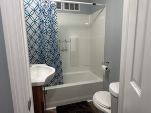 Handtücher, Seife, Toilettenpapier