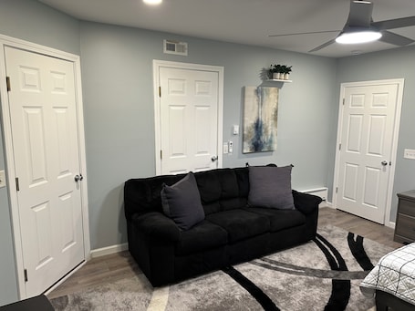 Smart-TV. Soothing condo with AC in charming Norwich