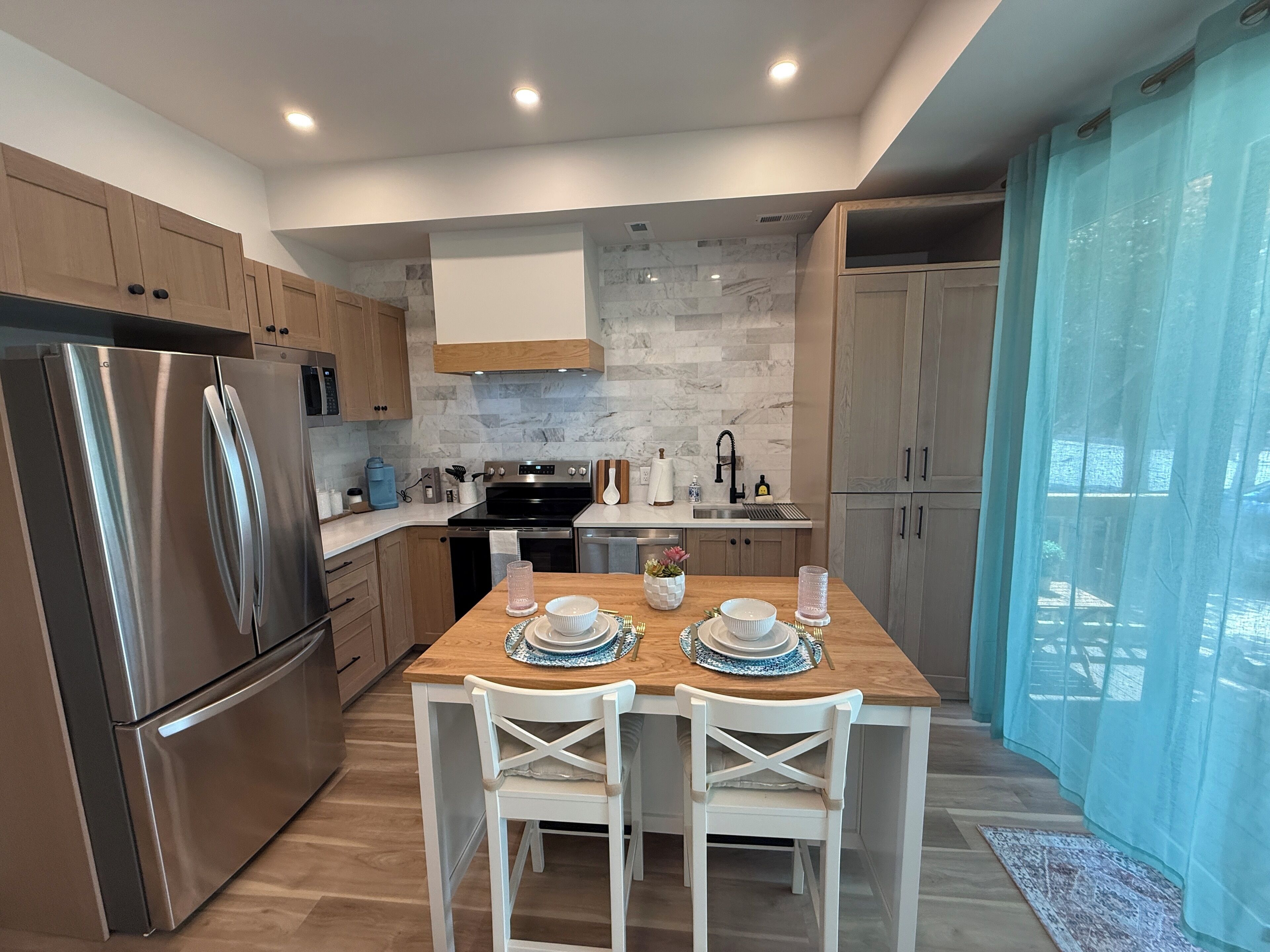 電子レンジ、オーブン、コンロ、食器洗い機