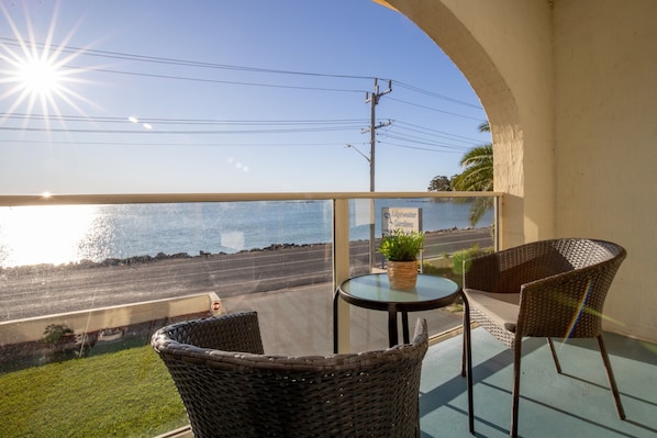 House | Property grounds - Batemans Bay Studio Escape With Lush Vista (Batehaven)