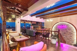 Outdoor dining - Timber House (Kathmandu)