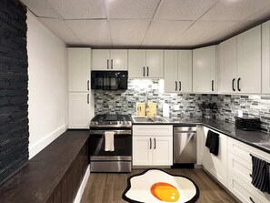 Microwave, oven, stovetop, dishwasher - Newly Furnished 1-BR/1-BA in Atlanta's Virginia Highland Neighborhood (Atlanta)