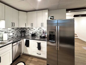 Microwave, oven, stovetop, dishwasher - Newly Furnished 1-BR/1-BA in Atlanta's Virginia Highland Neighborhood (Atlanta)