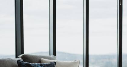 Panoramic Lake View 2-bed With Pool,