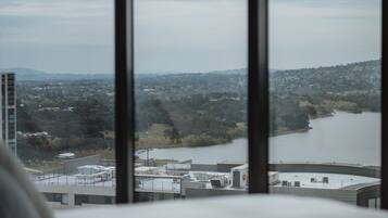 Apartment | 2 bedrooms, iron/ironing board, bed sheets