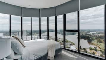 Apartment | 2 bedrooms, iron/ironing board, bed sheets