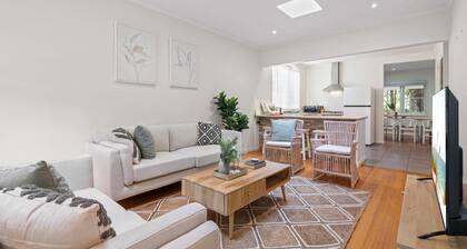 Lush 3-bed House Near the Beach