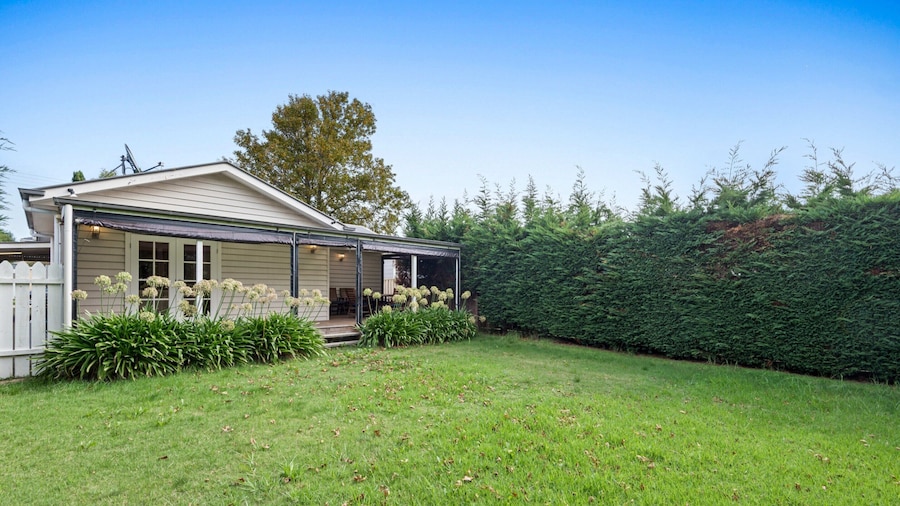 Lush 3-bed House Near the Beach