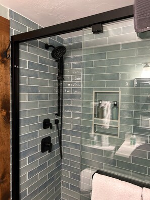 Shower, hair dryer, towels, soap - In-Town, 2BR 2BA, Sunny, Open, Spectacular Views, KING Bed (Breckenridge)